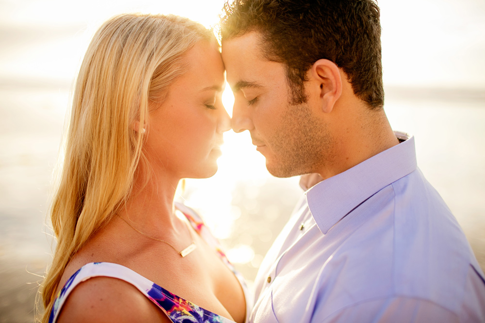 Cute-Beach-Engagement-Session-017