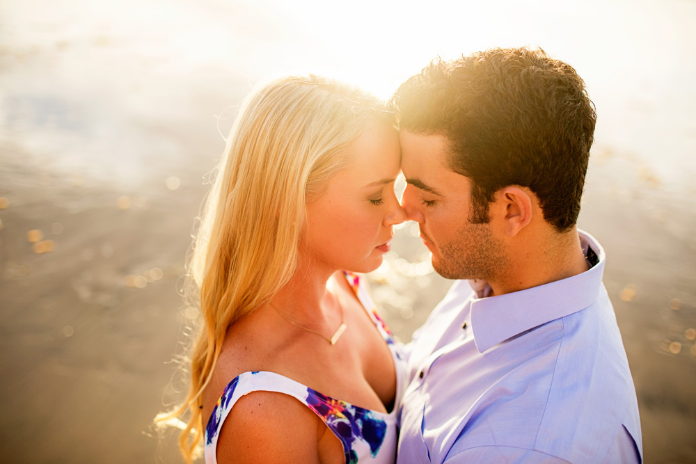 Cute-Beach-Engagement-Session-019